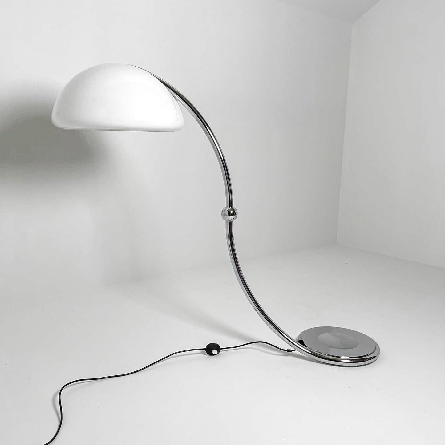 Elio Martinelli ‘Serpente’ floor lamp