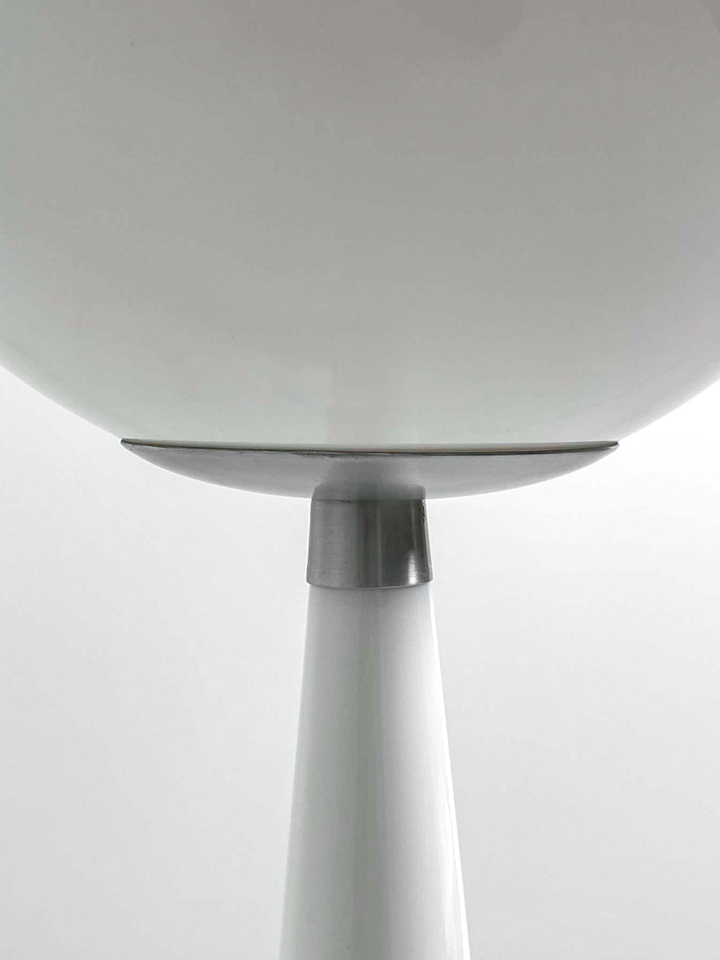 Italian Saturn floor lamp, 1970s.