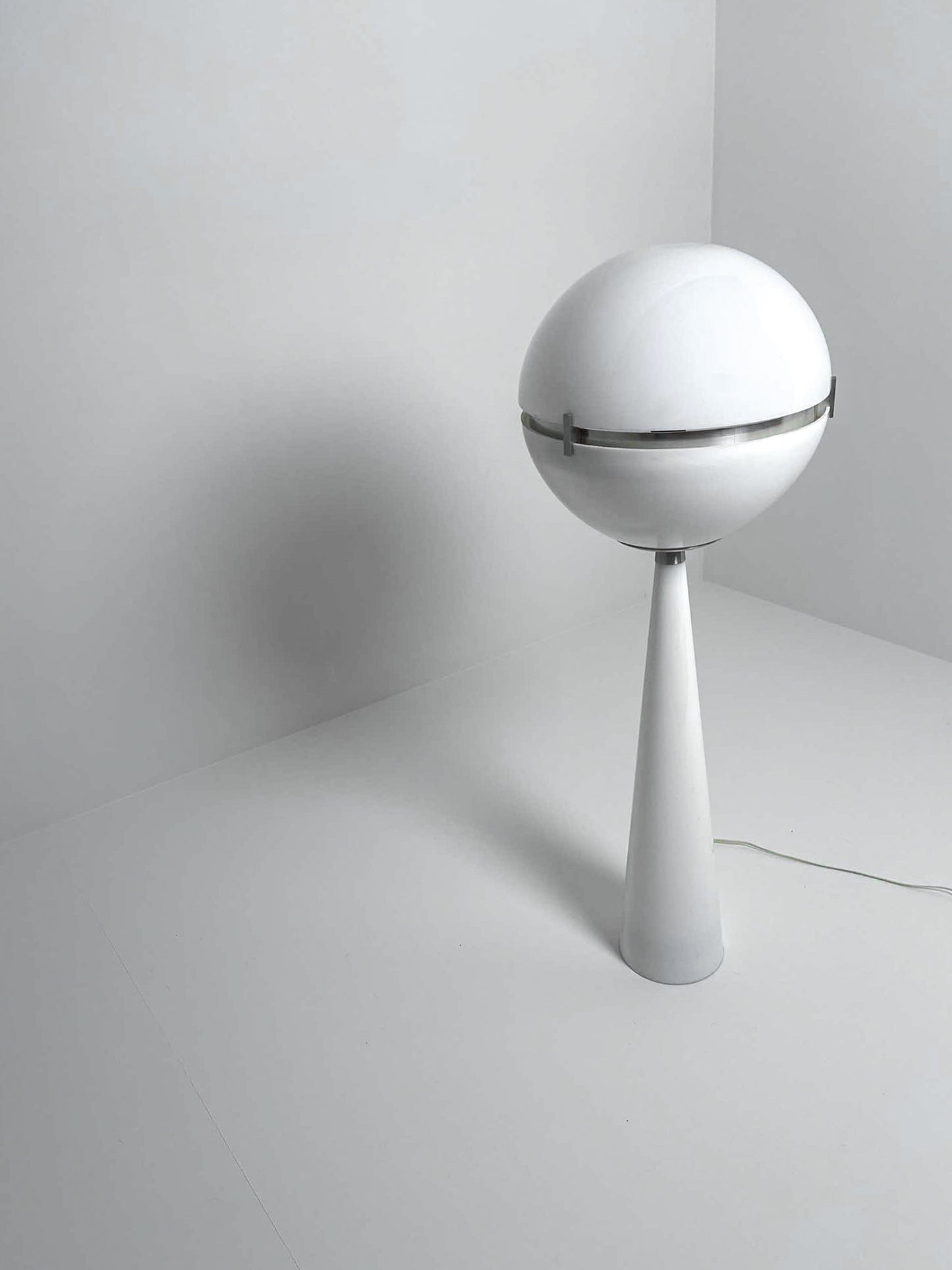 Italian Saturn floor lamp, 1970s.