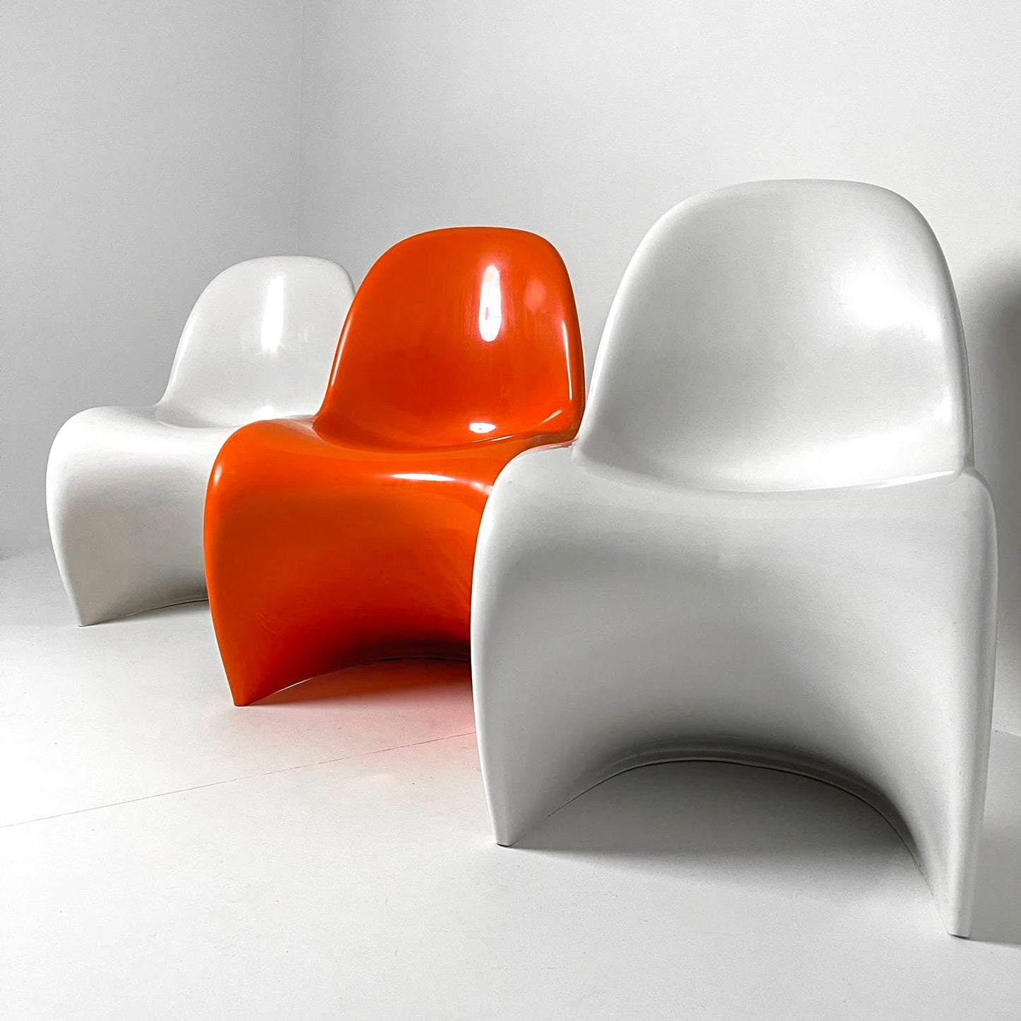 Verner Panton chair by Herman Miller, Fehlbaum